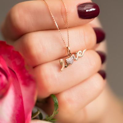 14 Ayar Altın 0,05 Karat Love Yazılı Pırlanta Kolye