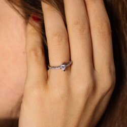 14 Ayar Altın 0,33 ct E Renk Yanları Taşlı Pırlanta Tektaş Yüzük - 4