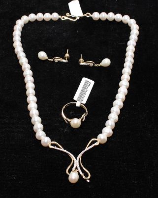 14 Karat Gold Butterfly Model Pearl Set - 2