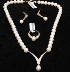 14 Karat Gold V Model Pearl Set - Nusrettaki (1)