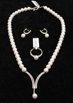 14 Karat Gold Y Model Pearl Set - 2