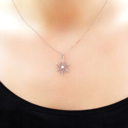 14K Gold Elegant Snowflake Necklace - 2
