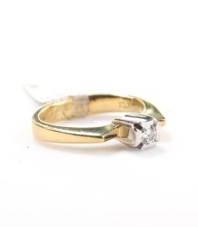 Solitaire Yes Princess Ring, 18K Gold - Nusrettaki