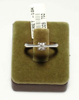 18 Ayar Altın Tektaş Pırlanta Yüzük - 4