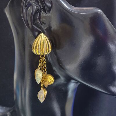 18K Gold Pine Cone & Heart Dangling Earrings - 1