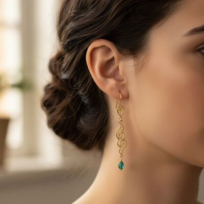 22 Ayar Altın Sarmaşık Yaprak Motifli Zümrüt Sallantılı Telkari Küpe - 2