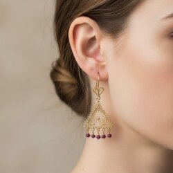 22 Ayar Altın Üçgen Motifli Yakut Sallantılı Telkari Küpe - 4