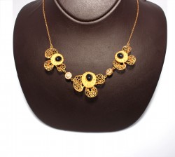 22K Gold Black Onyx Stone Filigree Necklace - 2