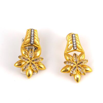 22K Gold Daisy Dangle Earrings - 3