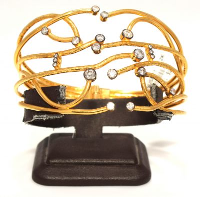 22K Gold Fanciful Criss Cross Bangle Bracelet - 4