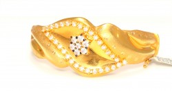 22K Gold Lips & Daisy Designer Bangle Bracelet - 1