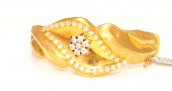 22K Gold Lips & Daisy Designer Bangle Bracelet - 5