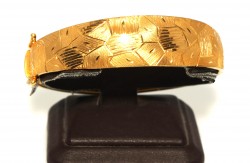 22K Gold Scattered Honeycomb Design Bangle - 1