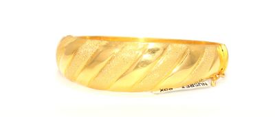 22K Gold Shiny & Matte Bands Hinged Bangle Bracelet - 5