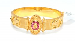 22K Gold Vintage Hinged Bangle with Middle Piece Ruby - Nusrettaki
