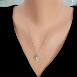 925 Ayar Gümüş 1,30 ct Pırlanta Görünümlü Tek Taş Kolye - Nusrettaki