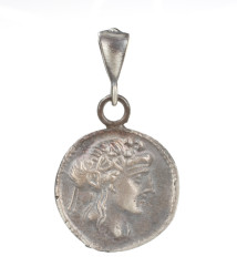 925 Ayar Gümüş Bayan Desenli Madalyon Kolye Ucu - Nusrettaki (1)