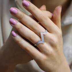 925 Ayar Gümüş Çift Parmak Zikzak Tasarım Beyaz Taşlı Yüzük - Nusrettaki