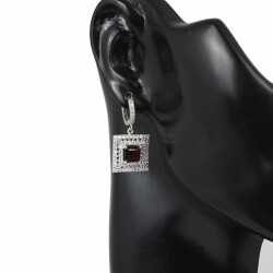 925 Ayar Gümüş Çift Sıra Anturaj Kare Garnet Taşlı Küpe - Nusrettaki (1)