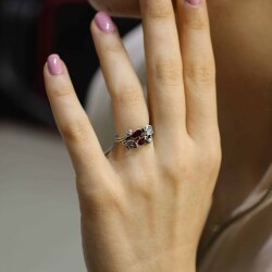 925 Ayar Gümüş Çift Yapraklı Kırmızı Mineli Yüzük - Nusrettaki