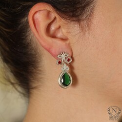 Silver Antique Design Earrings with Emerald - Nusrettaki