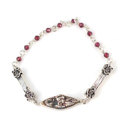 Nusrettaki - 925 Ayar Gümüş Elizabeth Motifli Garnet Taşlı Bileklik