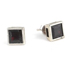 925 Ayar Gümüş Garnet Taşlı Kare Küpe - Nusrettaki