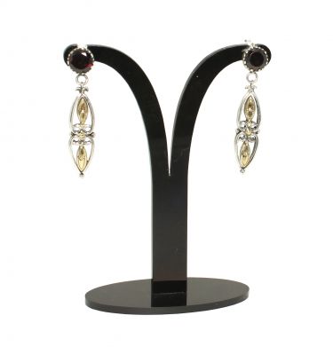 925 Sterling Silver Garnet Stone Engraved Patterned Earrings - 2