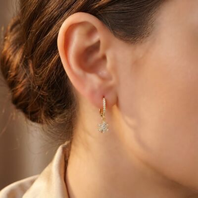 925 Ayar Gümüş Kar Tanesi Model Taşlı Halka Küpe - 1