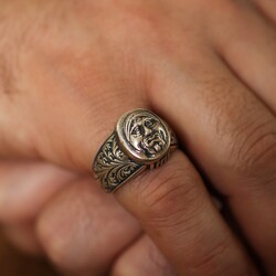 Nusrettaki - 925 Ayar Gümüş Oval Antika Suret Figürü Erkek Yüzüğü