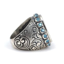 925 Ayar Gümüş Özel Tasarım Çiçek Figürlü Mavi Taşlı Kalemli Erkek Yüzüğü - 4