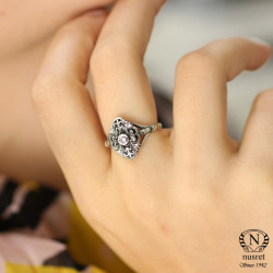 Silver Tiny Ring with CZ, Black - Nusrettaki