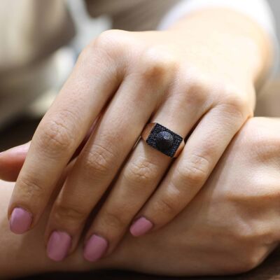 925 Ayar Gümüş Siyah Taşlı Şapka Tasarım Yüzük - 1