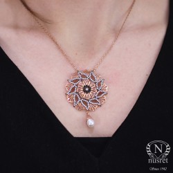 Nusrettaki - 925 Ayar Gümüş Taşlı Çiçek Kolye