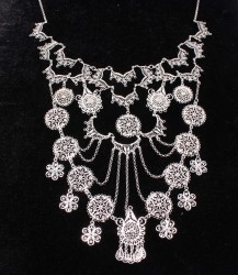 Nusrettaki - 925 Ayar Gümüş Çiçekli Telkari Kolye