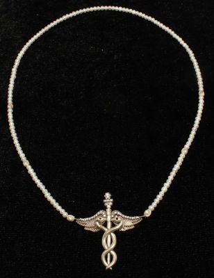 925 ayar Gümüş Tıp Fakültesi Amblemli İnci Kolye - 2