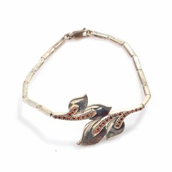 Nusrettaki - 925 Ayar Gümüş Yaprak Modeli Bileklik