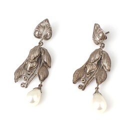 925 Ayar Gümüş Yapraklı Damla İncili Küpe - 4