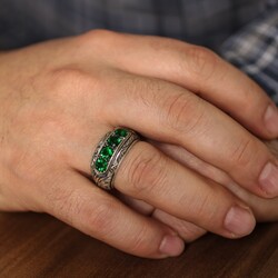 Nusrettaki - 925 Ayar Gümüş Zümrüt Yeşili Taşlı Dört Sıra Erkek Yüzüğü