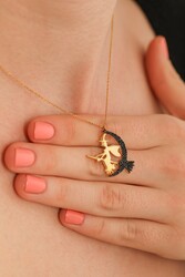 925 Ayar Sarı Gümüş Siyah Taşlı Süpürgeli Cadı Kolye 