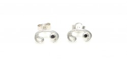 925 Sterling Silver Vav Letter Stud Earrings - Nusrettaki (1)