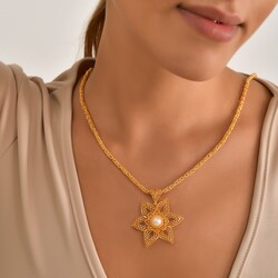 Nusrettaki - 22 Ayar Altın Yıldız Çiçek Modeli Broş