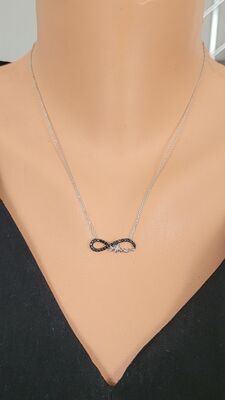 Mommy Eternity Necklace White Color - Black Stones - 1