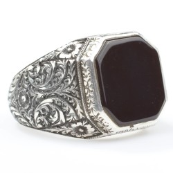 Silver Hand-carved Ring with Squeezing Amber - Nusrettaki