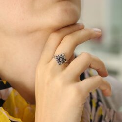 Silver Tiny Ring with CZ Black - Nusrettaki